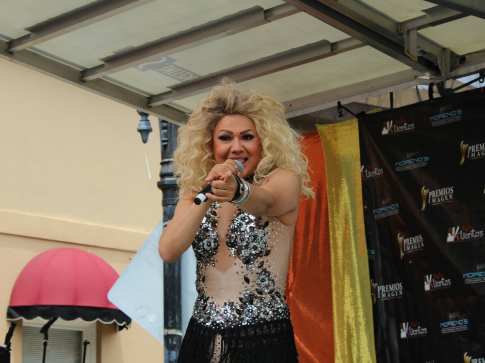 drag queen performance